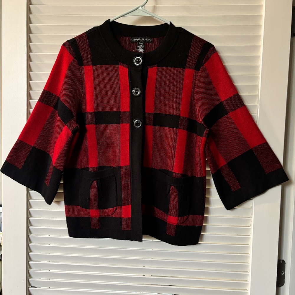 Red & Black Plaid Cardigan
Designers Originals Size Petite Medium